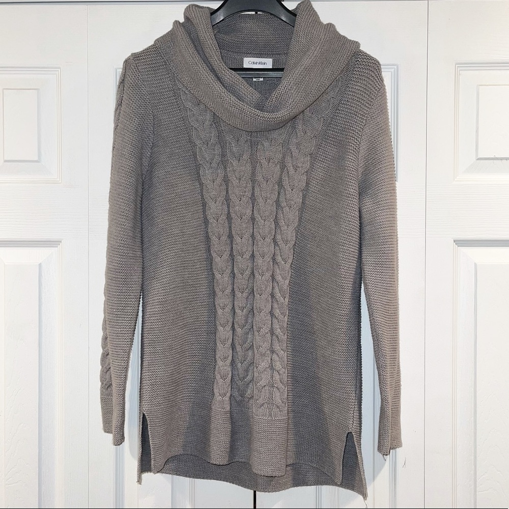 Calvin Klein Large Grey Cable Knit Sweater
